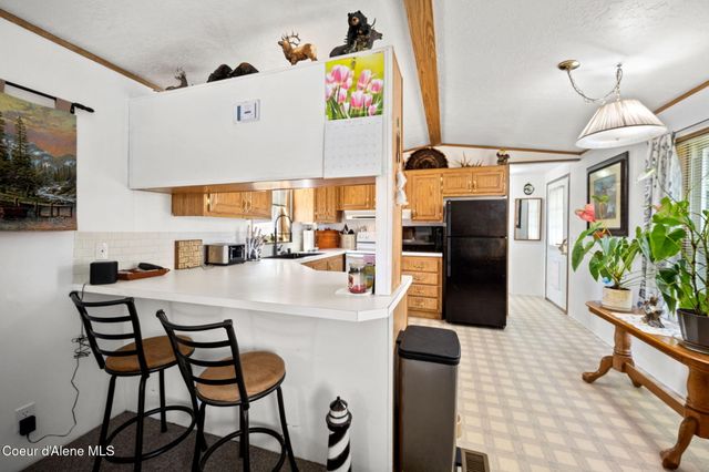 5487 N Burkshire Ave, Coeur D'alene, ID 83815
