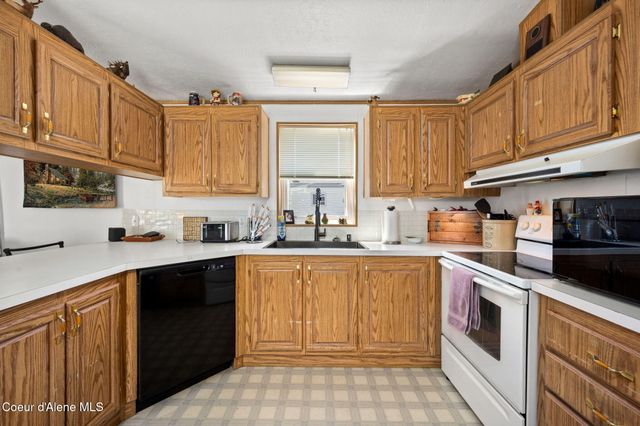 5487 N Burkshire Ave, Coeur D'alene, ID 83815