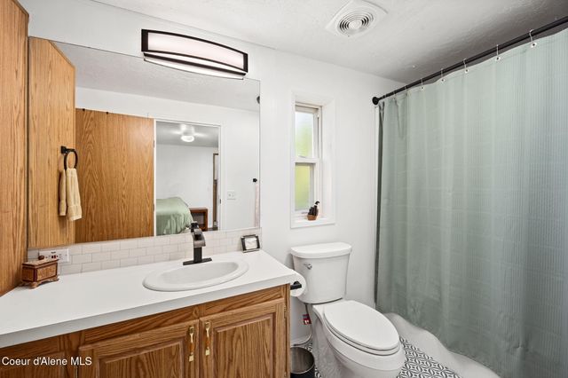 5487 N Burkshire Ave, Coeur D'alene, ID 83815