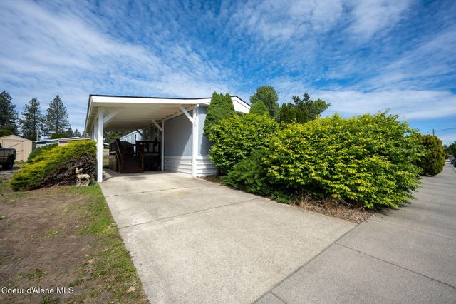 5487 N Burkshire Ave, Coeur D'alene, ID 83815