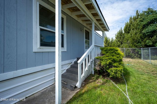 5487 N Burkshire Ave, Coeur D'alene, ID 83815