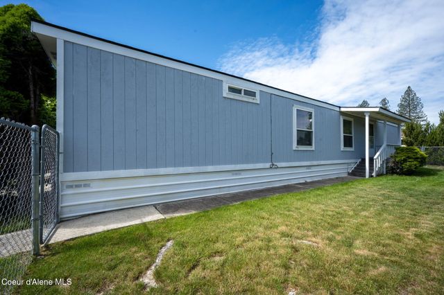 5487 N Burkshire Ave, Coeur D'alene, ID 83815