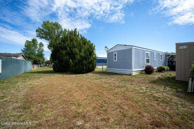 5487 N Burkshire Ave, Coeur D'alene, ID 83815