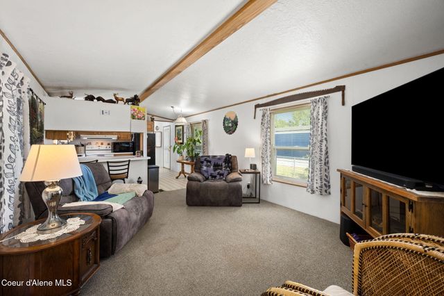 5487 N Burkshire Ave, Coeur D'alene, ID 83815