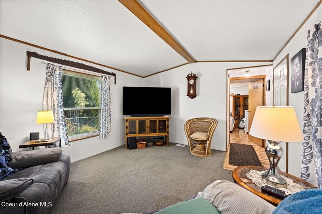 5487 N Burkshire Ave, Coeur D'alene, ID 83815