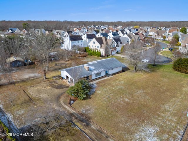 212 Fort Plains Road, Howell, NJ 07731