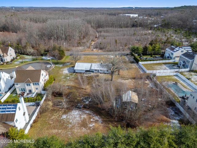 212 Fort Plains Road, Howell, NJ 07731