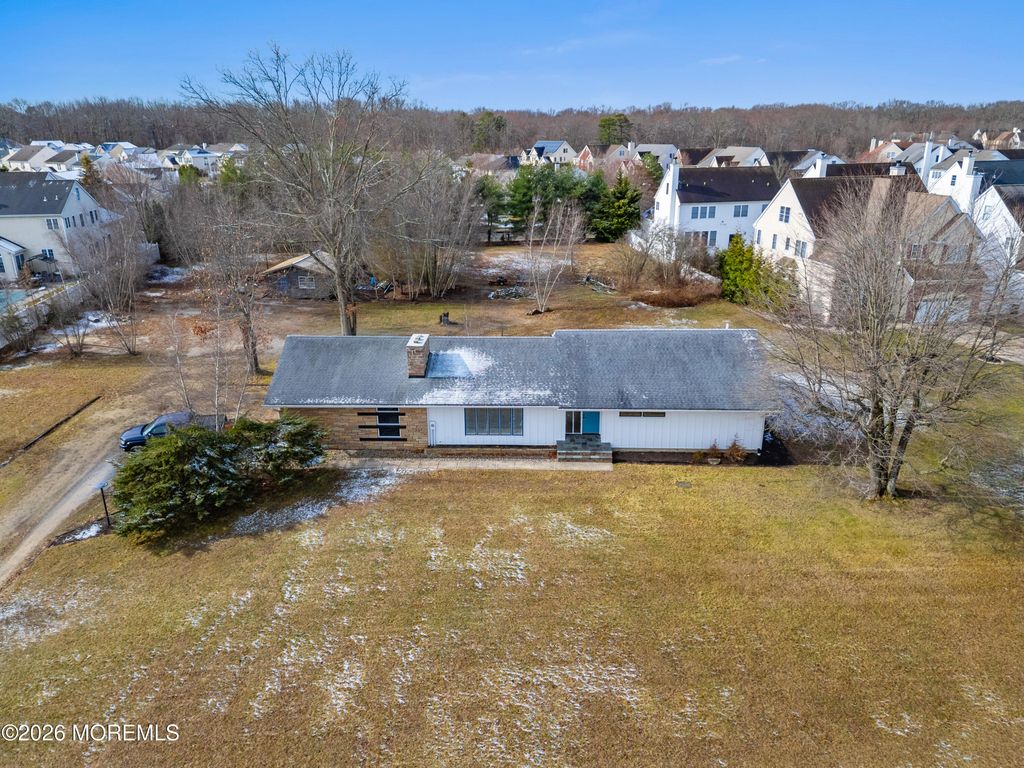 212 Fort Plains Road, Howell, NJ 07731