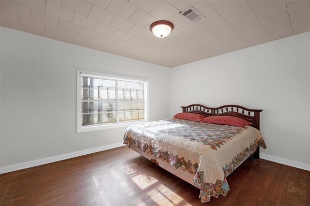 8439 Fm 442, Boling, TX 77420