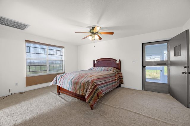 8439 Fm 442, Boling, TX 77420