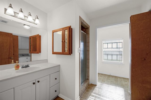 8439 Fm 442, Boling, TX 77420