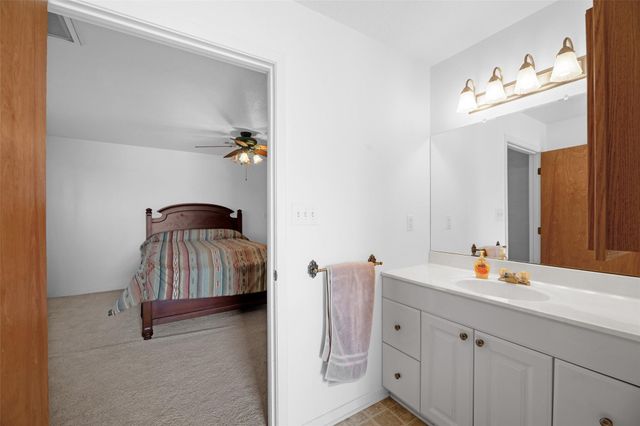 8439 Fm 442, Boling, TX 77420