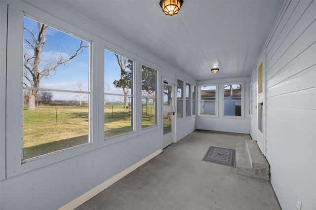 8439 Fm 442, Boling, TX 77420