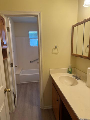 4735 Stearns St, Baton Rouge, LA 70811