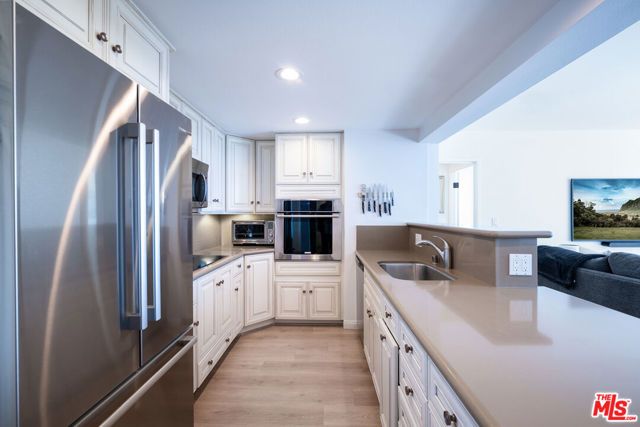 2170 Century Park East 1107, Los Angeles, CA 90067