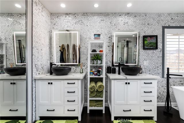 14266 Sequoia, Canyon Country, CA 91387