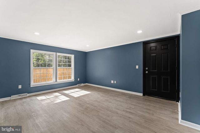 2711 S SHORE DR, Williamstown, NJ 08094