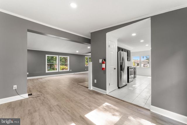 2711 S SHORE DR, Williamstown, NJ 08094