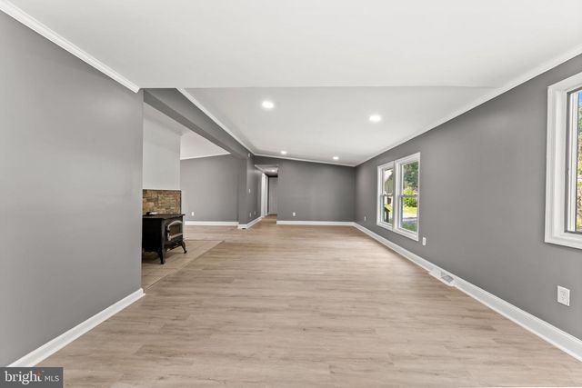 2711 S SHORE DR, Williamstown, NJ 08094