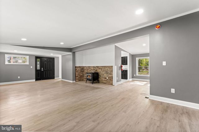 2711 S SHORE DR, Williamstown, NJ 08094