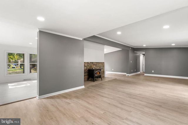 2711 S SHORE DR, Williamstown, NJ 08094