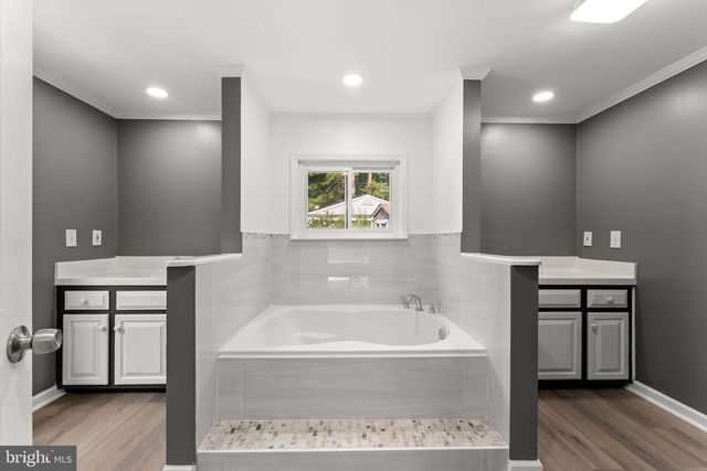 2711 S SHORE DR, Williamstown, NJ 08094