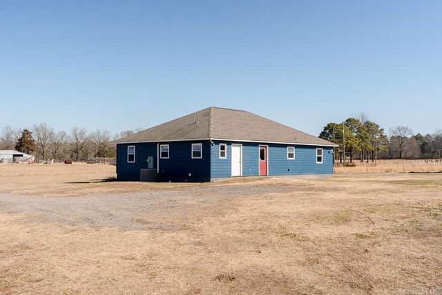 389 Center Chapel Rd., Wilburn, AR 72179