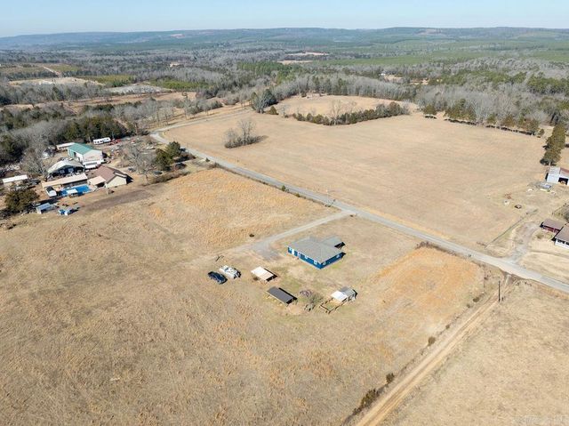 389 Center Chapel Rd., Wilburn, AR 72179