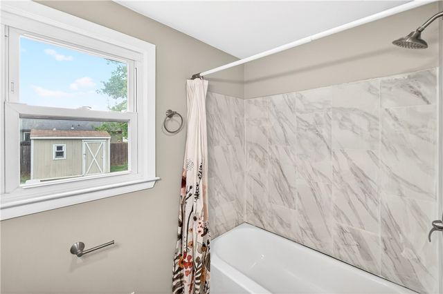 859 Church Avenue, Warwick, RI 02889