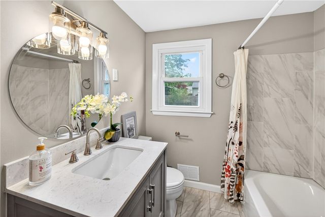 859 Church Avenue, Warwick, RI 02889