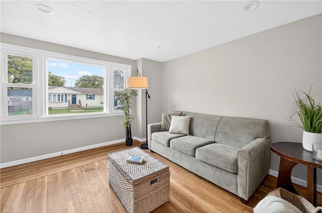 859 Church Avenue, Warwick, RI 02889