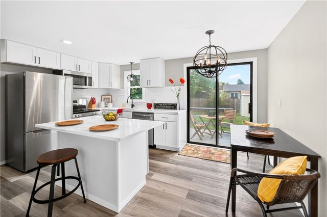 859 Church Avenue, Warwick, RI 02889