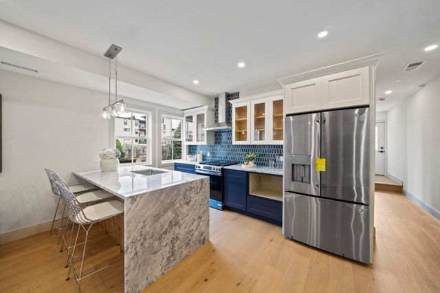 273 Havre 1, Boston, MA 02128