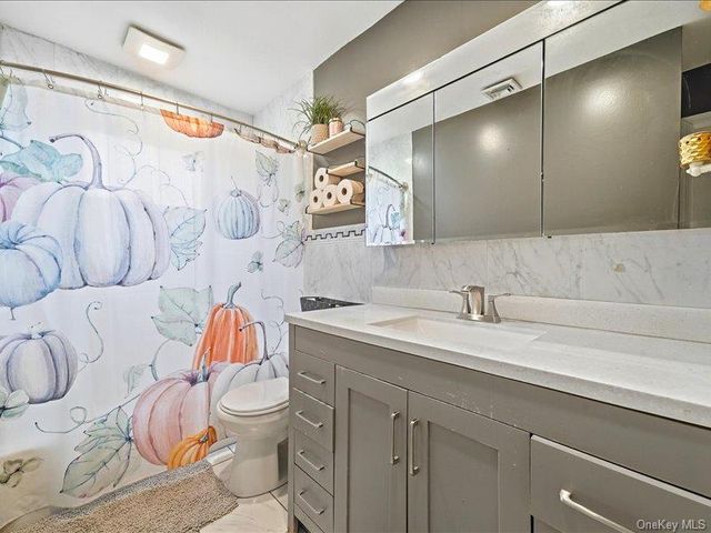 75 Lexington Road, Shirley, NY 11967