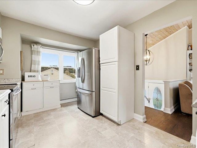 75 Lexington Road, Shirley, NY 11967