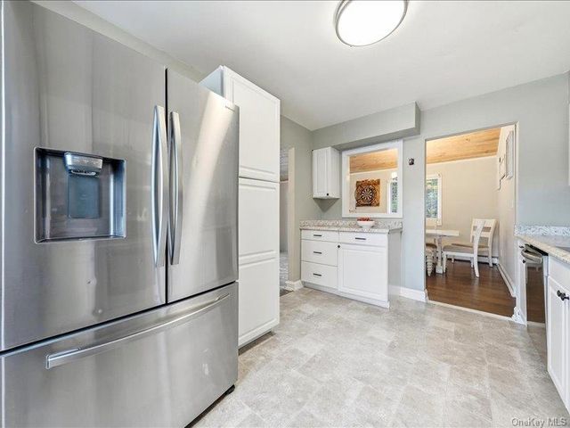 75 Lexington Road, Shirley, NY 11967