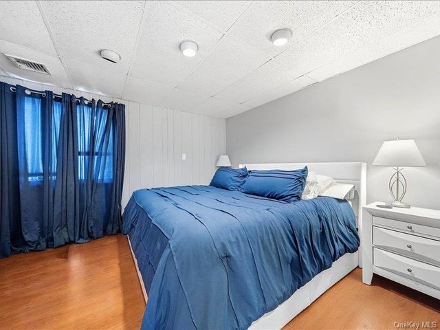 75 Lexington Road, Shirley, NY 11967