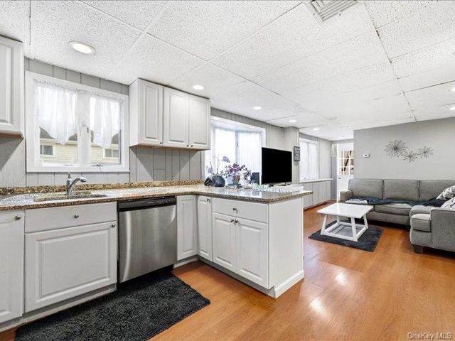 75 Lexington Road, Shirley, NY 11967