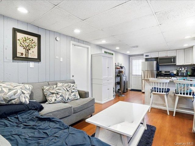 75 Lexington Road, Shirley, NY 11967