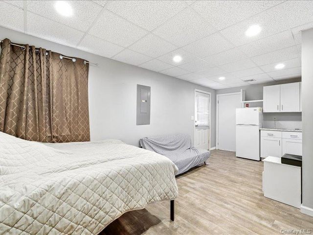 75 Lexington Road, Shirley, NY 11967