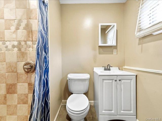 75 Lexington Road, Shirley, NY 11967