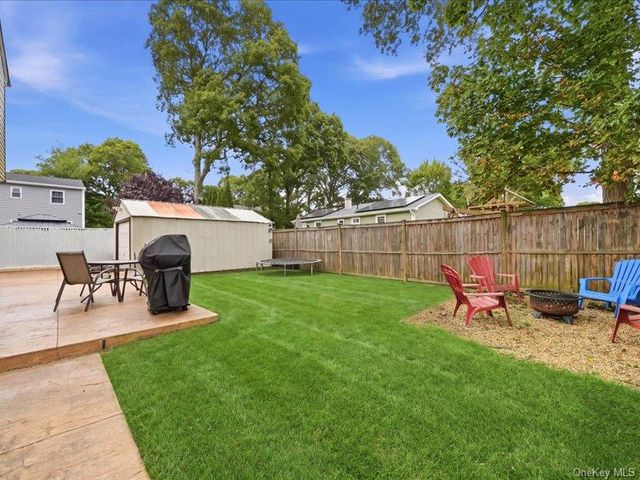 75 Lexington Road, Shirley, NY 11967