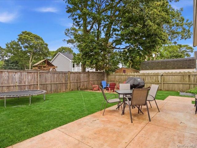 75 Lexington Road, Shirley, NY 11967