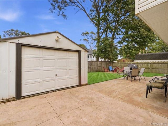 75 Lexington Road, Shirley, NY 11967