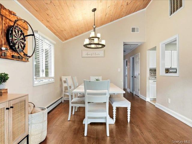 75 Lexington Road, Shirley, NY 11967
