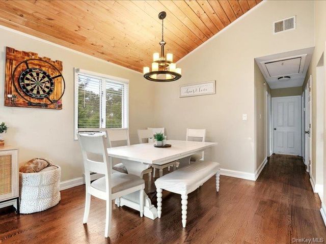 75 Lexington Road, Shirley, NY 11967