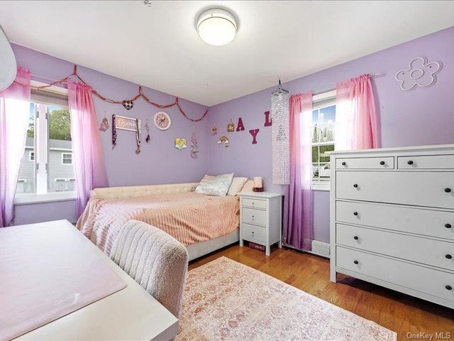 75 Lexington Road, Shirley, NY 11967