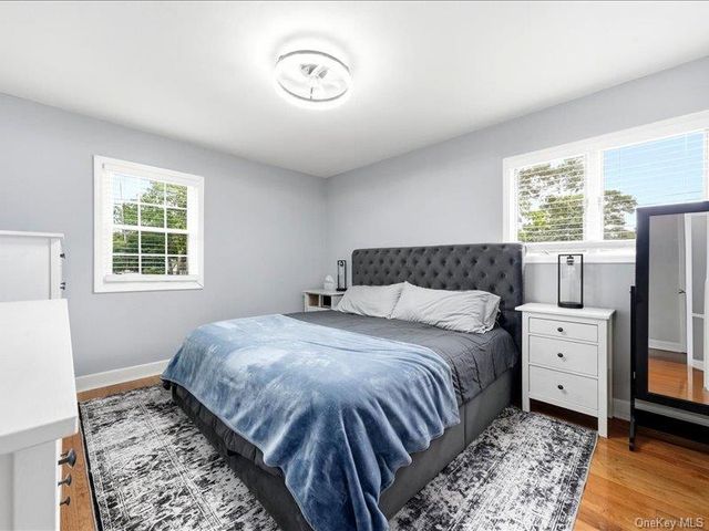 75 Lexington Road, Shirley, NY 11967