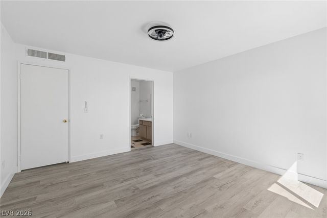 7885 West Flamingo Road 2152, Las Vegas, NV 89147