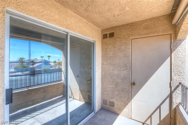 7885 West Flamingo Road 2152, Las Vegas, NV 89147